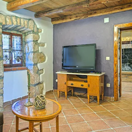 2 Bedroom Beautiful In Labin