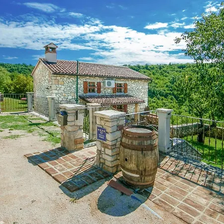 2 Bedroom Beautiful In Labin Labin (Istria)