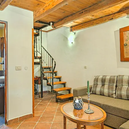 2 Bedroom Beautiful In Labin Holiday home