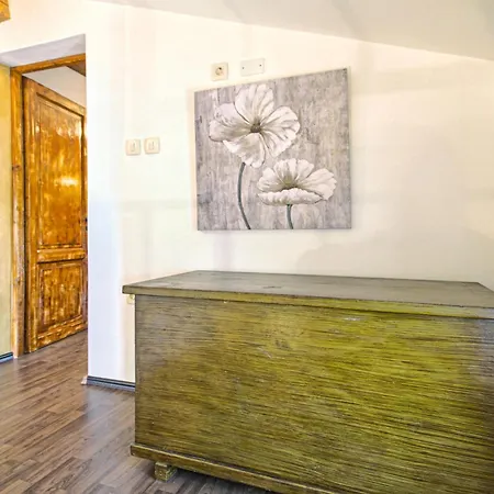 2 Bedroom Beautiful In Labin *