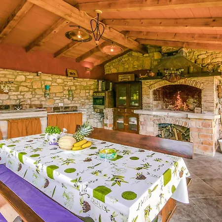 2 Bedroom Beautiful In Labin Labin (Istria)