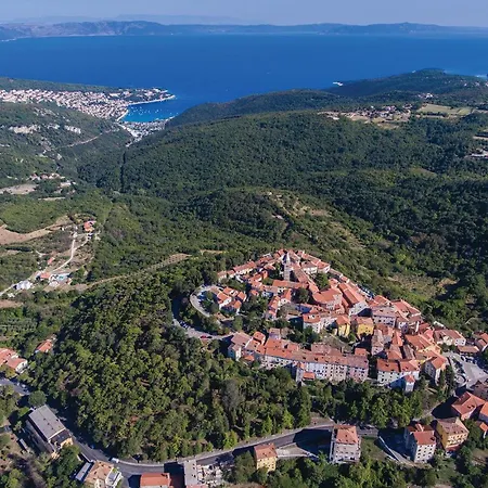 2 Bedroom Beautiful In Labin *
