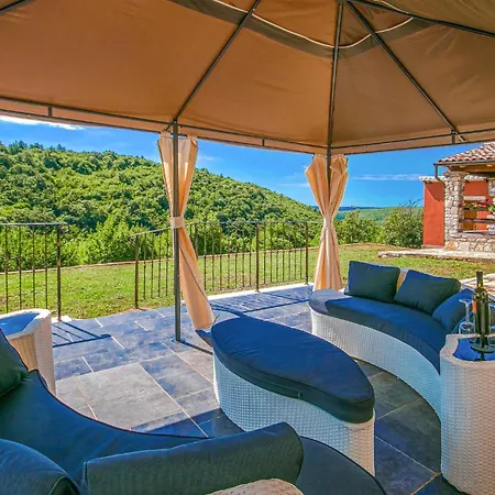 2 Bedroom Beautiful In Labin Holiday home *