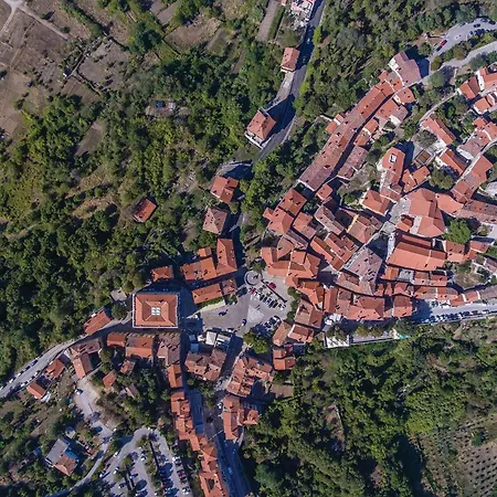 2 Bedroom Beautiful In Ferienhaus Labin (Istria)