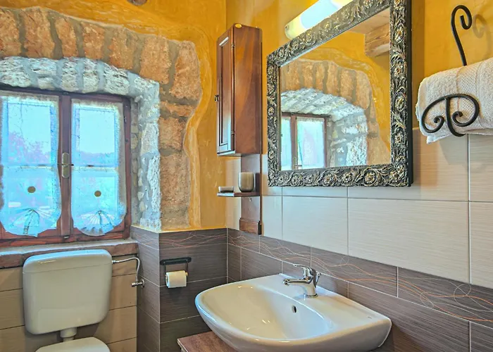 2 Bedroom Beautiful In *