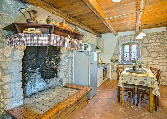 2 Bedroom Beautiful In Labin (Istria)