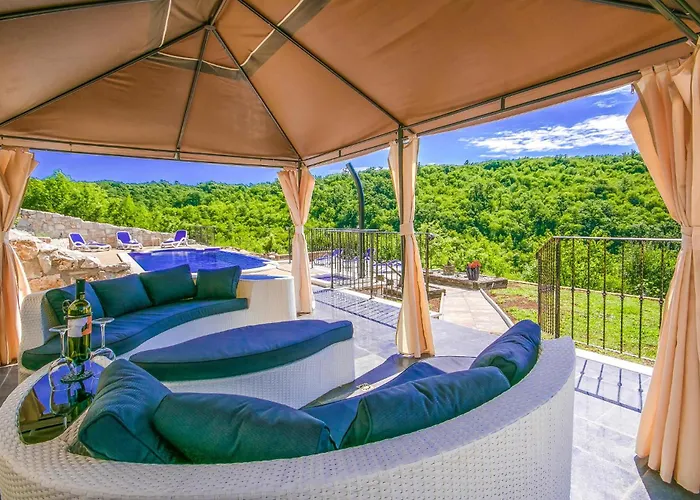 Ferienhaus 2 Bedroom Beautiful In Labin (Istria)