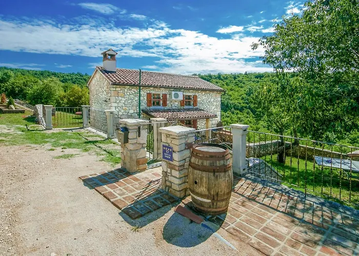 2 Bedroom Beautiful In Labin (Istria)