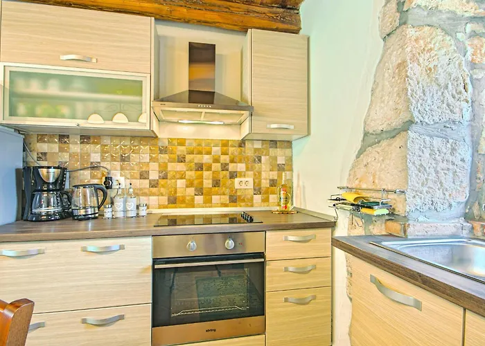 2 Bedroom Beautiful In Ferienhaus