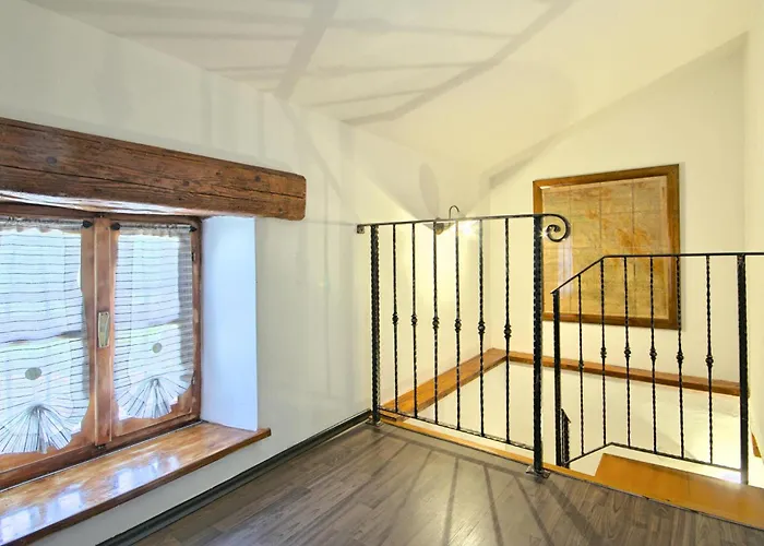 2 Bedroom Beautiful In Ferienhaus Labin (Istria)
