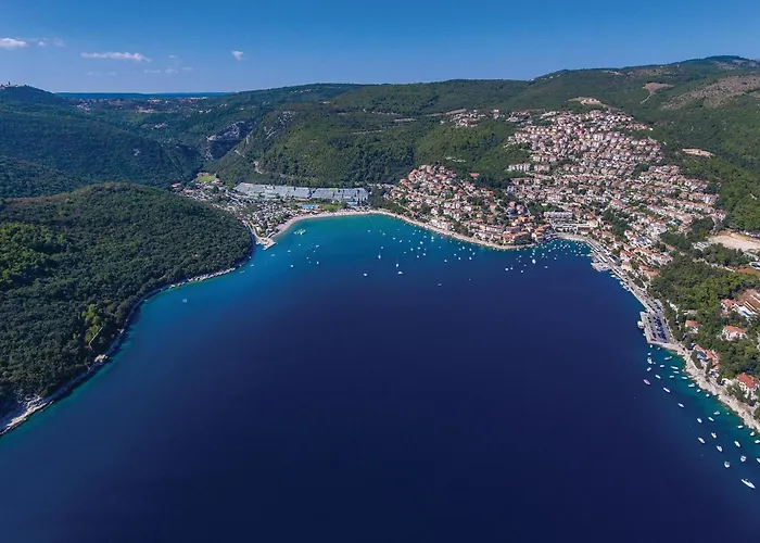 2 Bedroom Beautiful In Ferienhaus Labin (Istria)